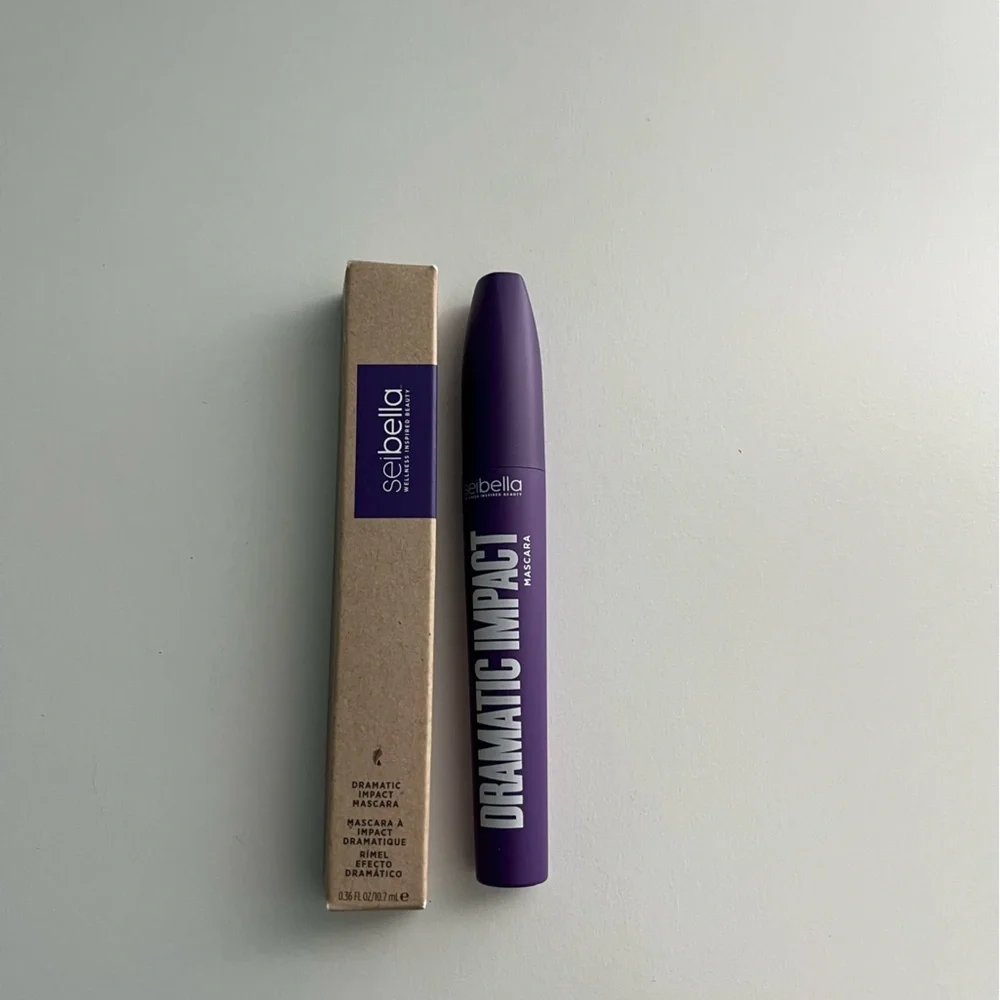 Sei Bella Dramatic Impact Mascara: Black